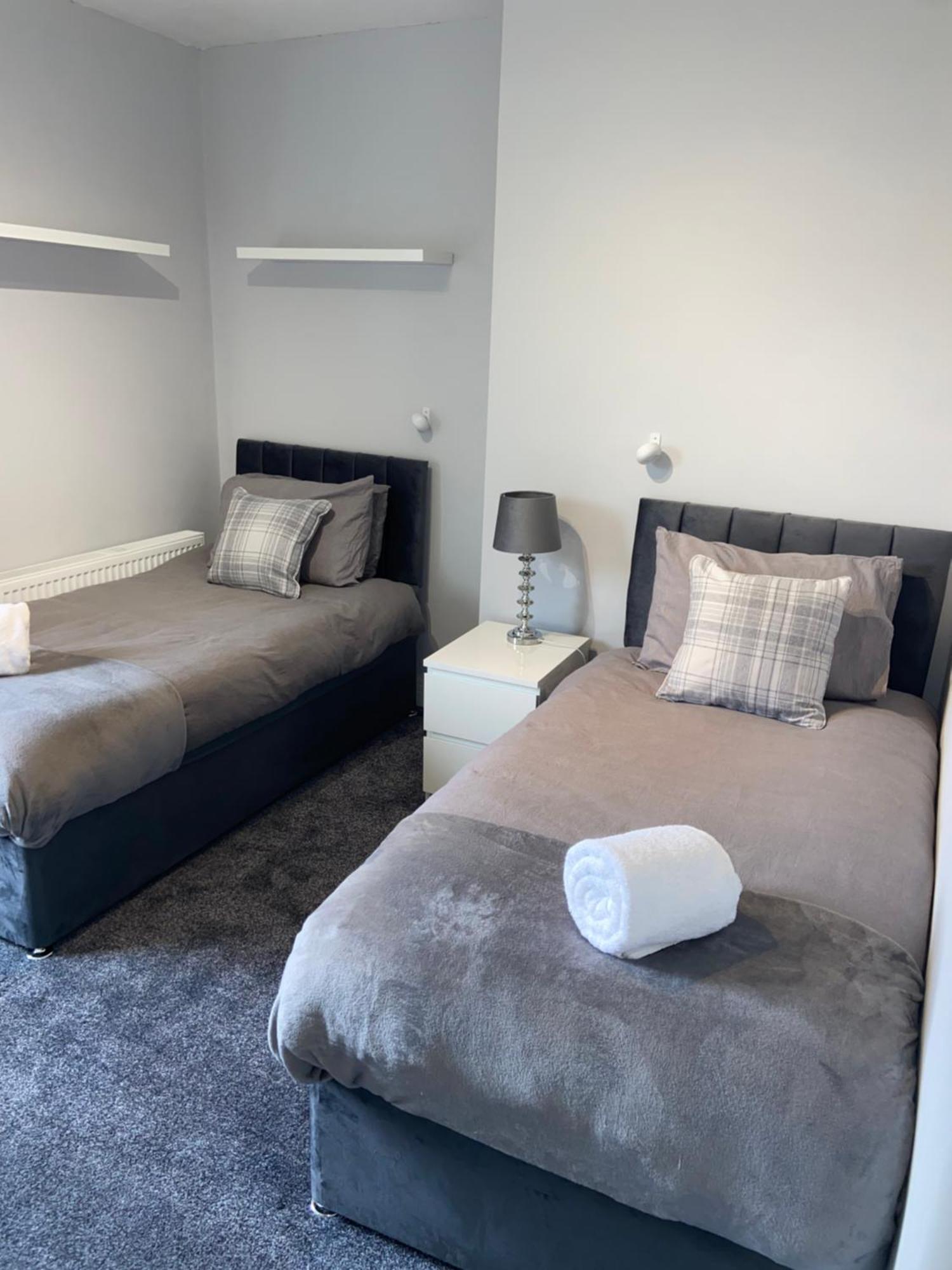 Glasgow Apartment Close To The Airport 伦弗鲁 外观 照片