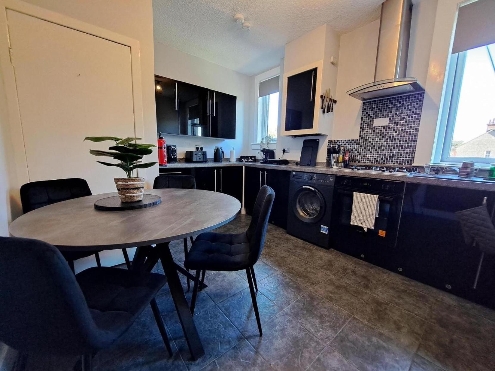 Glasgow Apartment Close To The Airport 伦弗鲁 外观 照片