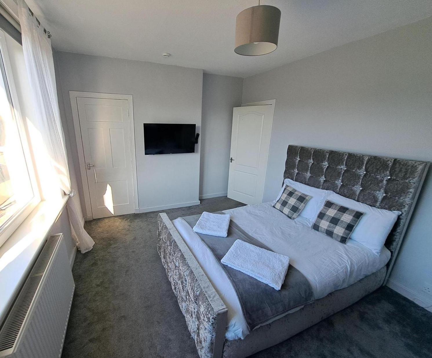 Glasgow Apartment Close To The Airport 伦弗鲁 外观 照片