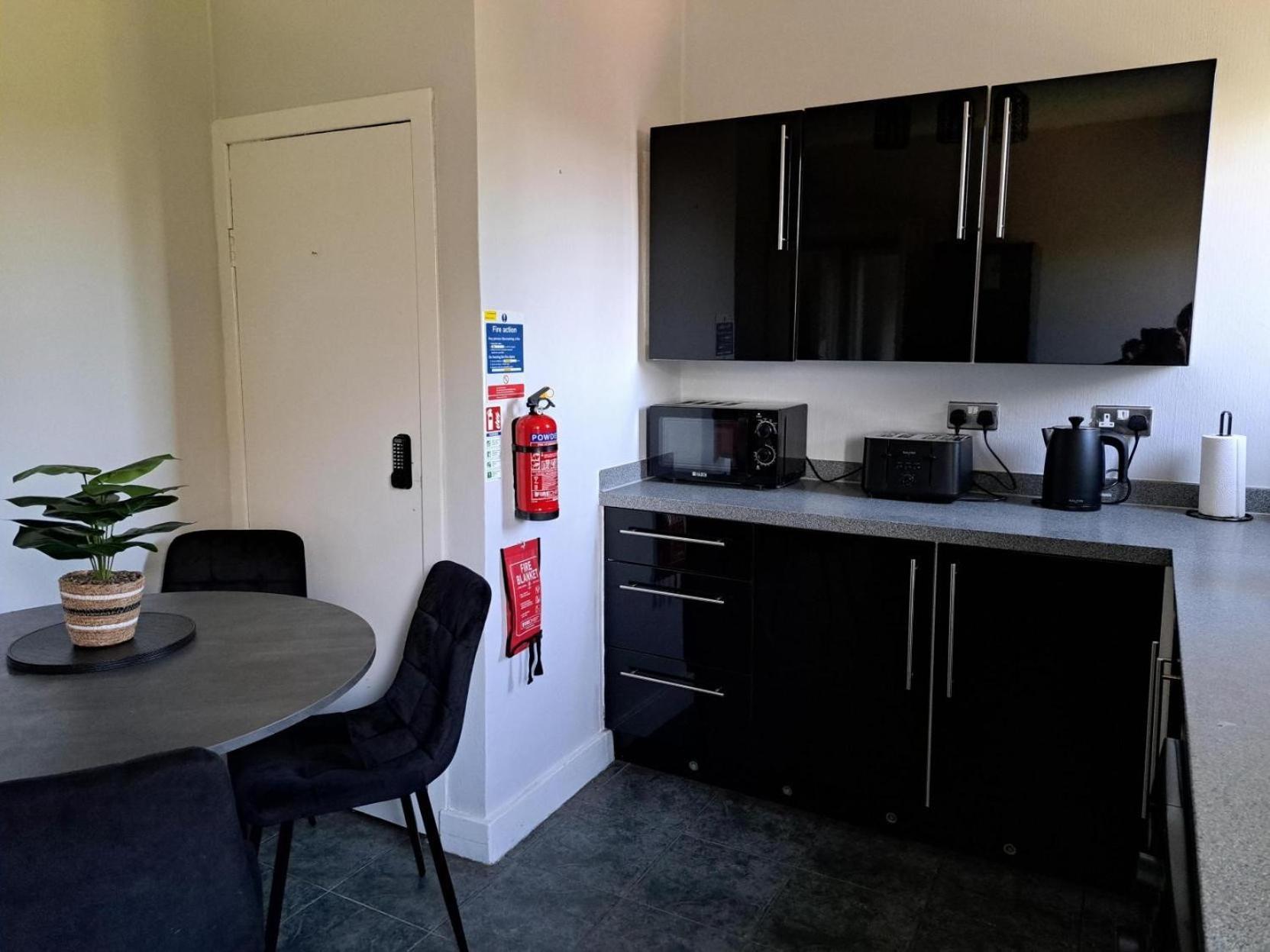 Glasgow Apartment Close To The Airport 伦弗鲁 外观 照片